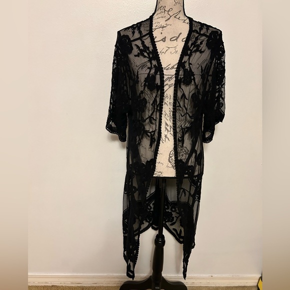 ▪️SO Black Lace Coverup Top▪️ - Picture 2 of 9